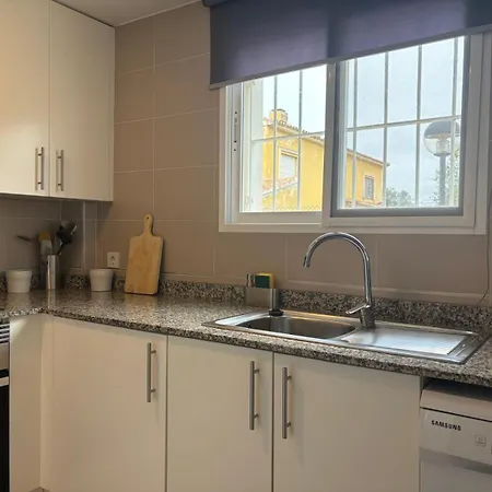 En Con 3 Dobles Y Piscina A 150 Metros De La Playa Les Deveses Apartamento