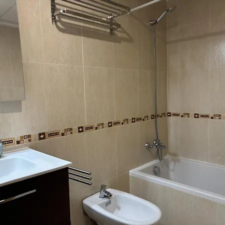 En Con 3 Dobles Y Piscina A 150 Metros De La Playa Les Deveses