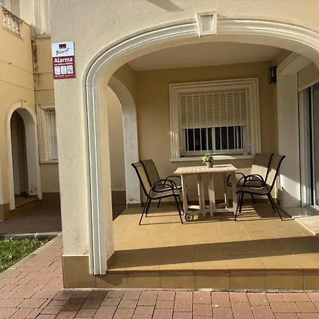 En Con 3 Dobles Y Piscina A 150 Metros De La Playa Les Deveses