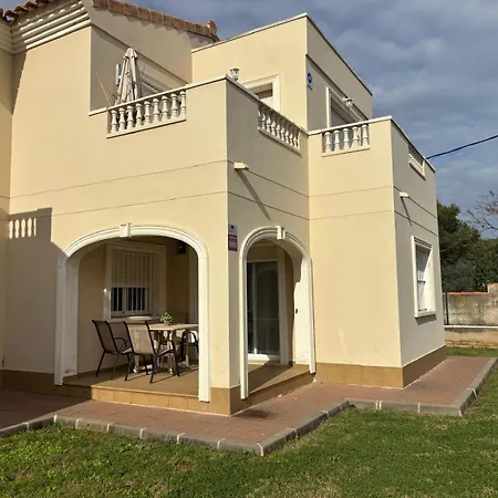 En Con 3 Dobles Y Piscina A 150 Metros De La Playa Les Deveses Apartment