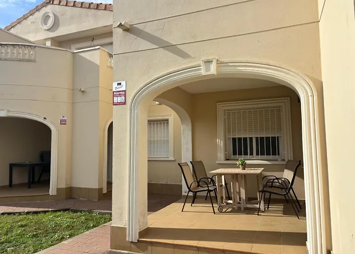 En Con 3 Dobles Y Piscina A 150 Metros De La Playa Les Deveses *