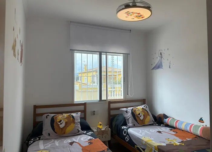 En Con 3 Dobles Y Piscina A 150 Metros De La Playa Les Deveses *