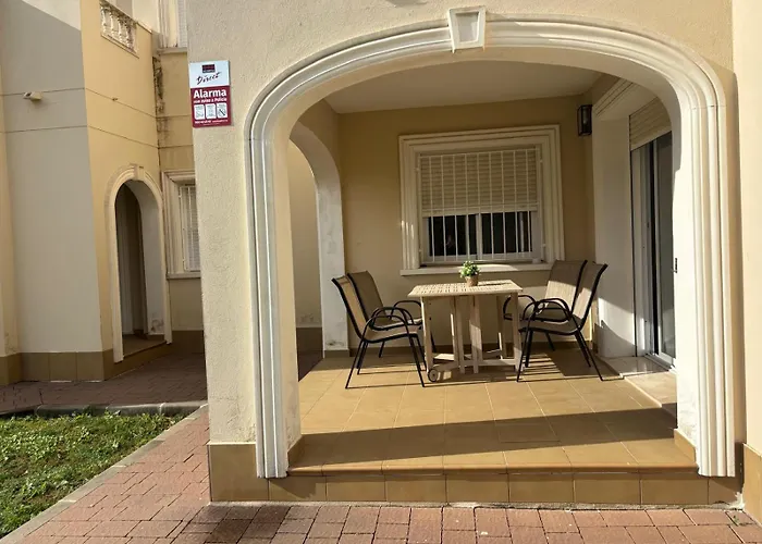 En Con 3 Dobles Y Piscina A 150 Metros De La Playa Les Deveses