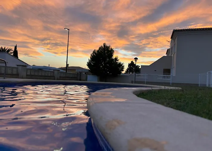 En Con 3 Dobles Y Piscina A 150 Metros De La Playa Les Deveses Apartment *