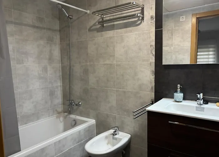 En Con 3 Dobles Y Piscina A 150 Metros De La Playa Les Deveses